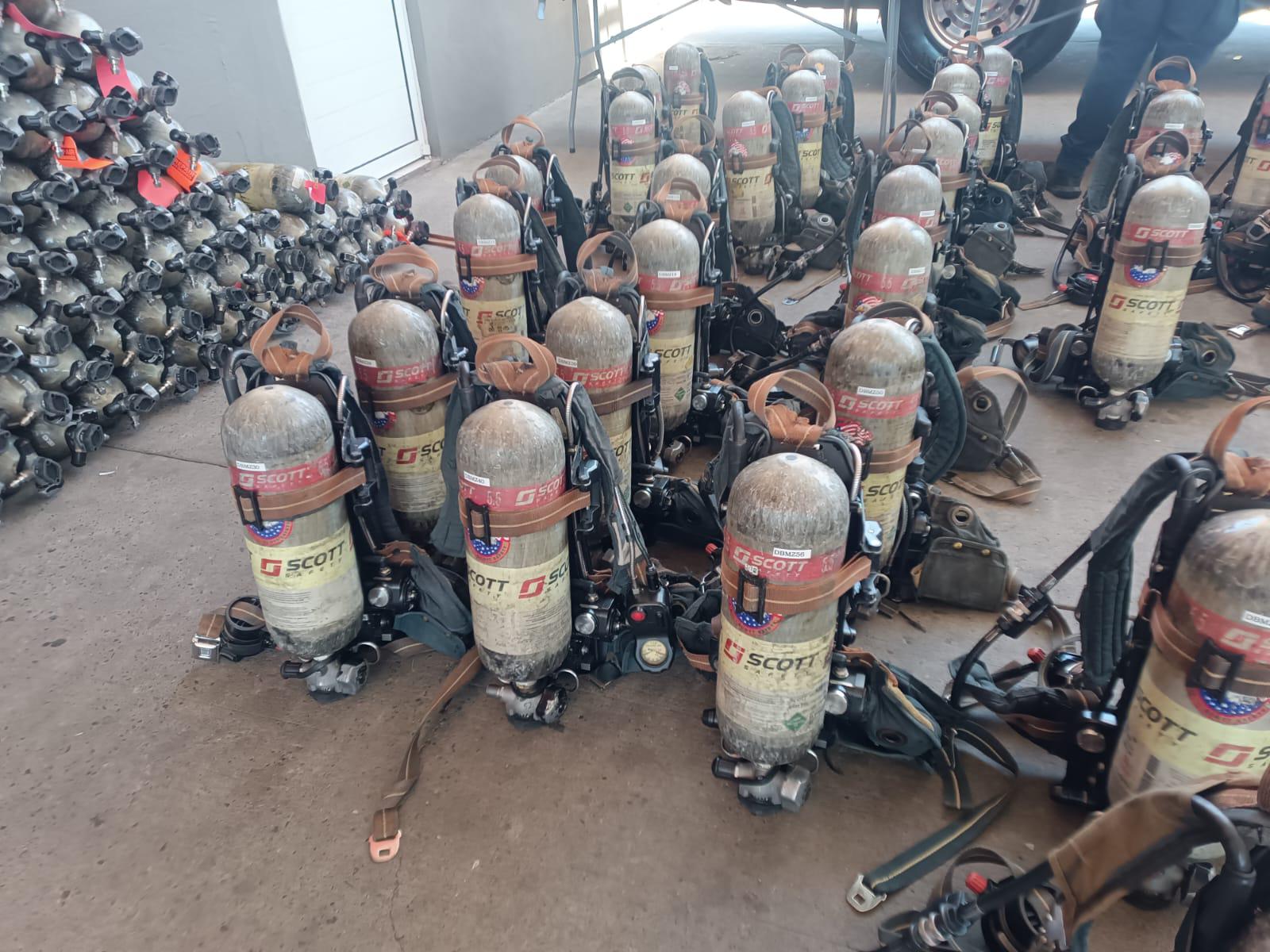 $!Recibe Bomberos Mazatlán nuevo donativo de equipo para mejor el nivel de seguridad durante sus labores