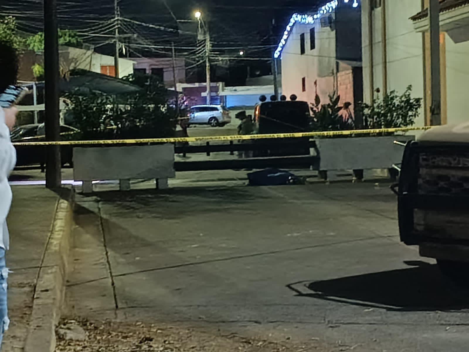 $!Hallan a un hombre asesinado en la colonia Chapultepec, en Culiacán