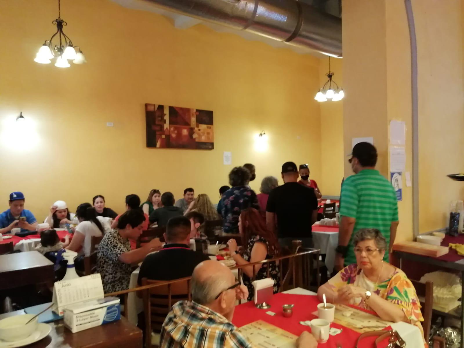 $!Por el Día del Padre, restaurantes de Culiacán registran buena afluencia