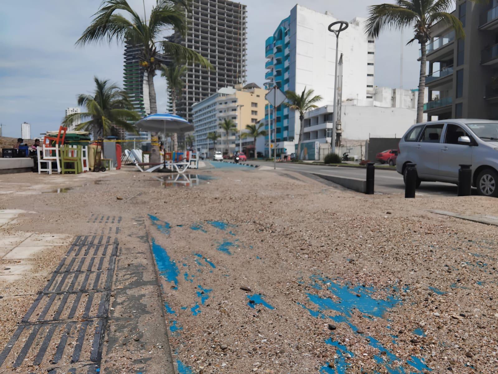 $!Cierran tramo de Avenida del Mar por fuerte oleaje por Priscilla; también cierran playas y el puerto