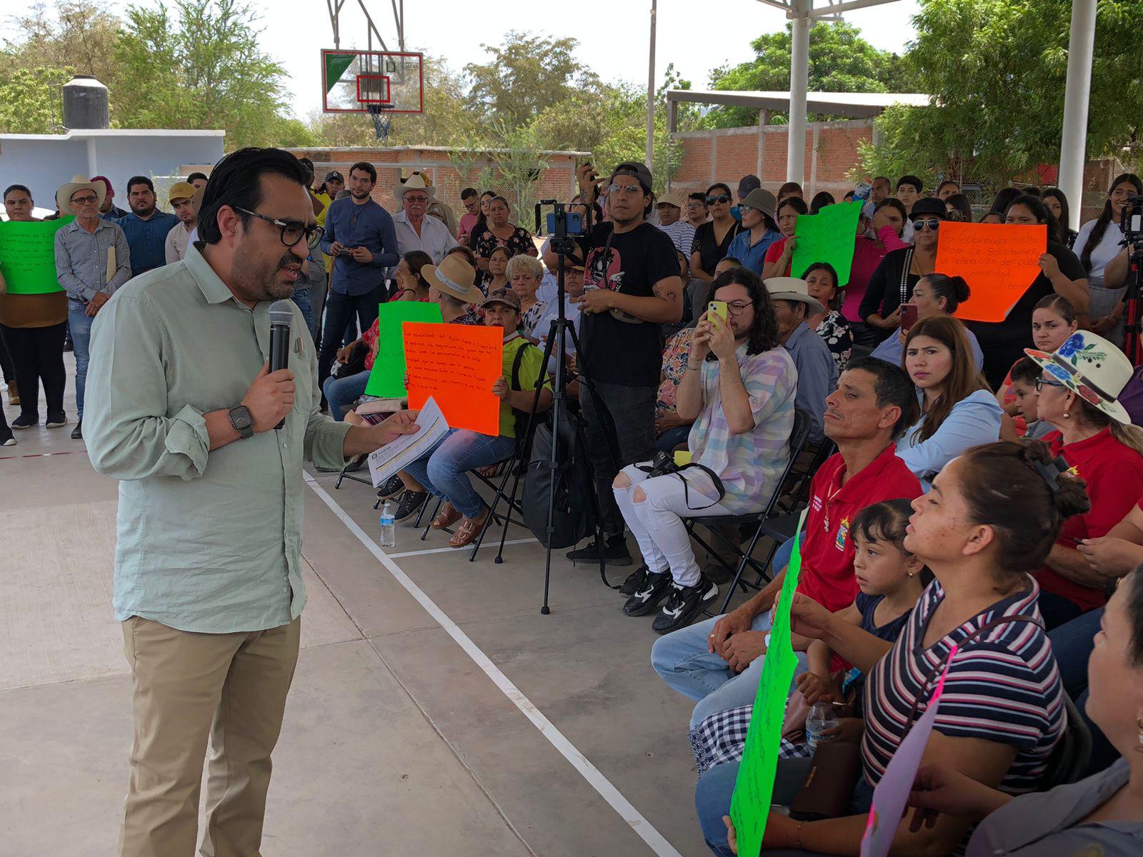 $!Gobierno de Culiacán entrega dos camiones recolectores en Quilá