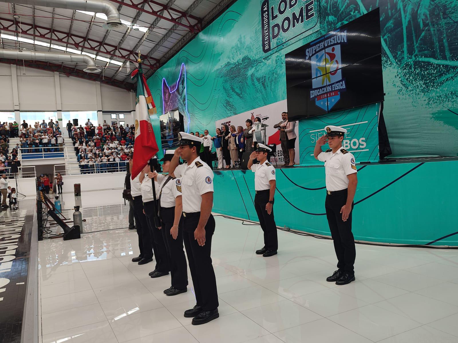 $!Celebran con desfile de escoltas de preescolar el Día de la Bandera