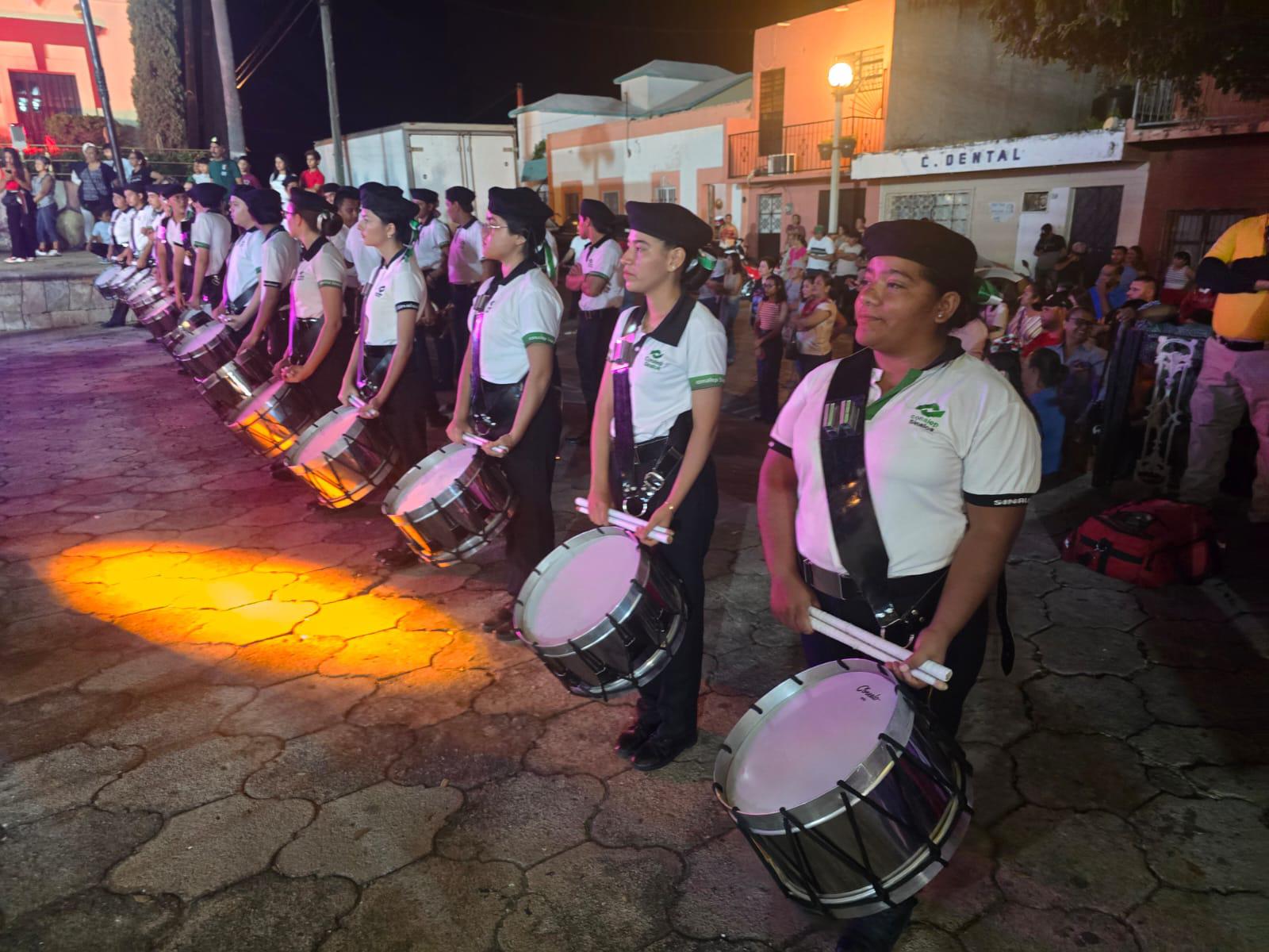 $!Concurren familias verbena popular con motivo del Grito de Independencia en Rosario
