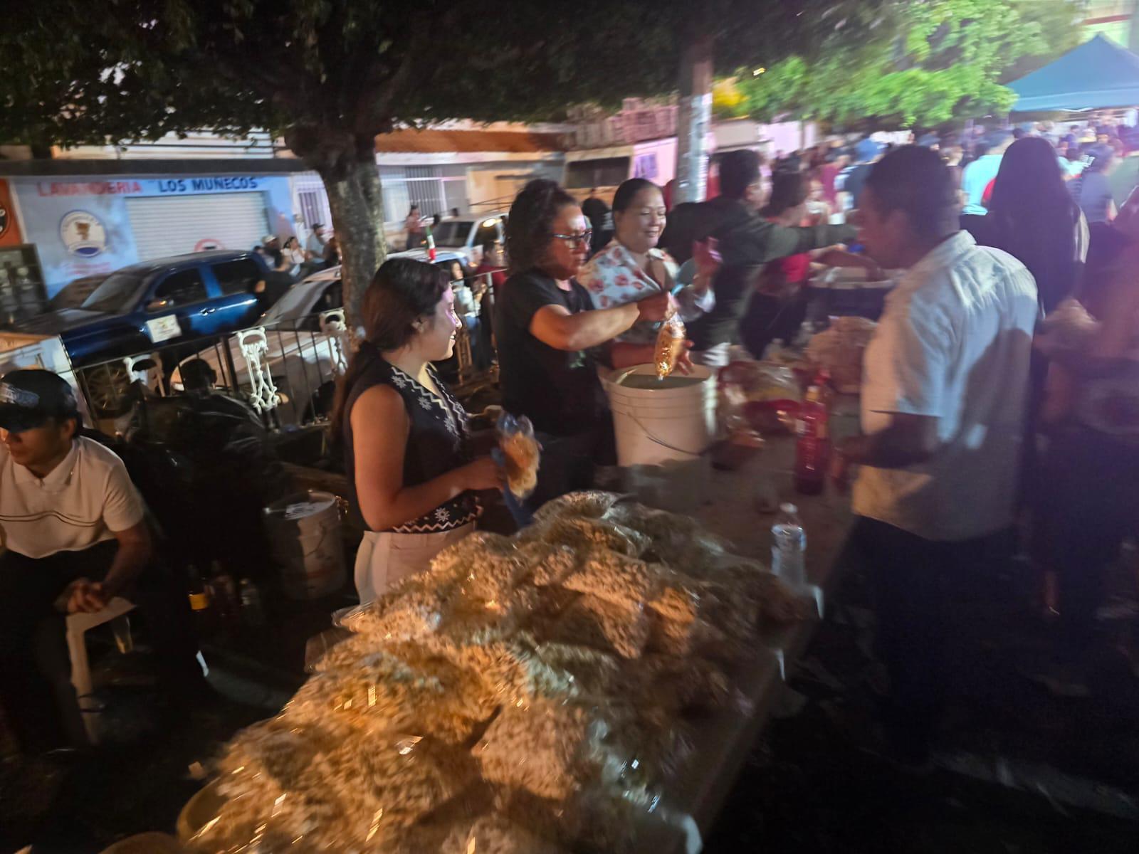 $!Concurren familias verbena popular con motivo del Grito de Independencia en Rosario