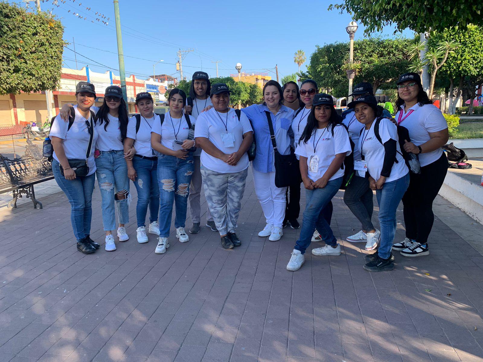 $!Notifican capacitadores electorales a seleccionados para funcionarios de casilla en elección judicial, en Escuinapa