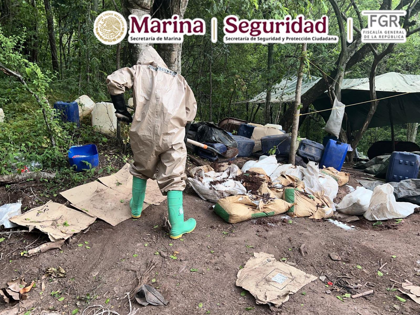 $!Inhabilitan tres laboratorios clandestinos y aseguran 16 toneladas de metanfetamina en Sinaloa