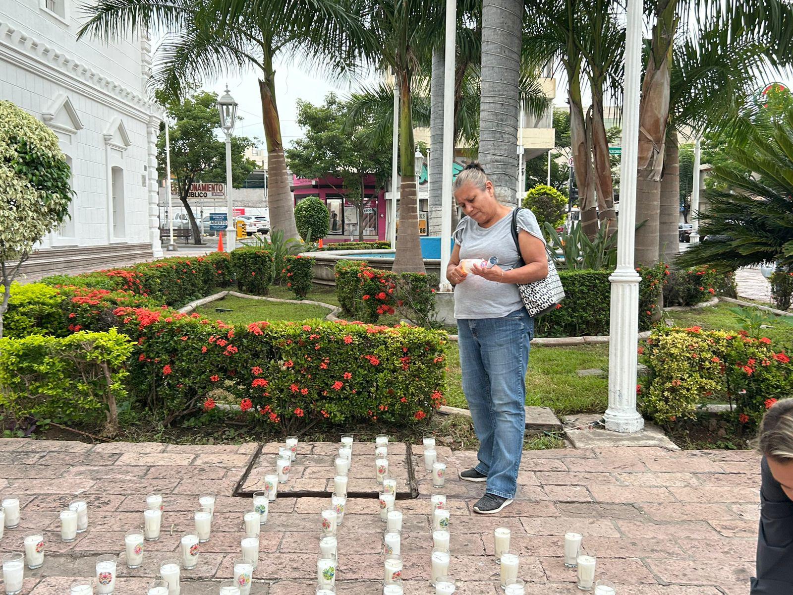 $!Encienden veladoras en el Ayuntamiento de Culiacán a un año de la crisis de seguridad
