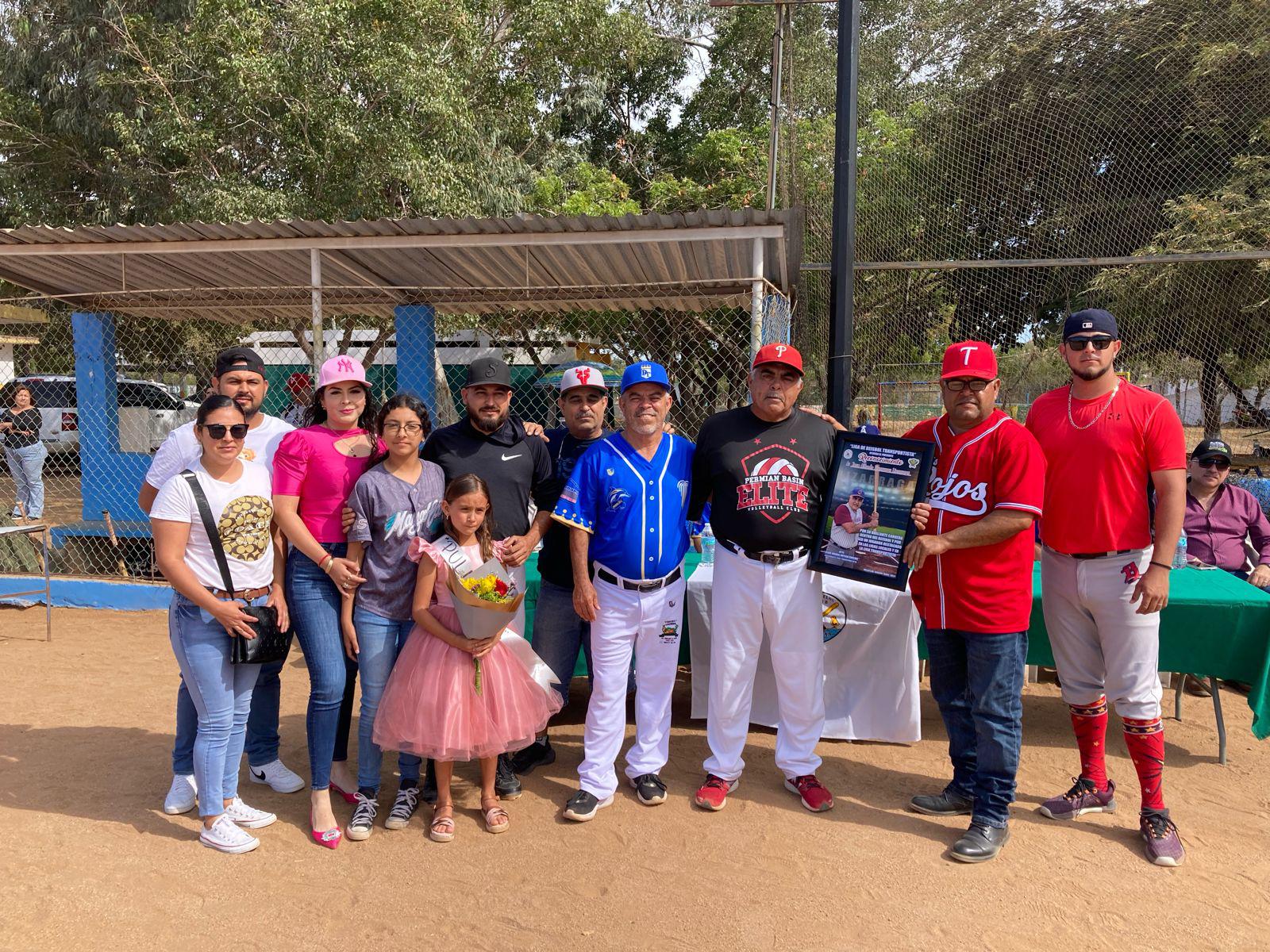 $!Cantan transportistas el playball en Club Polluelos