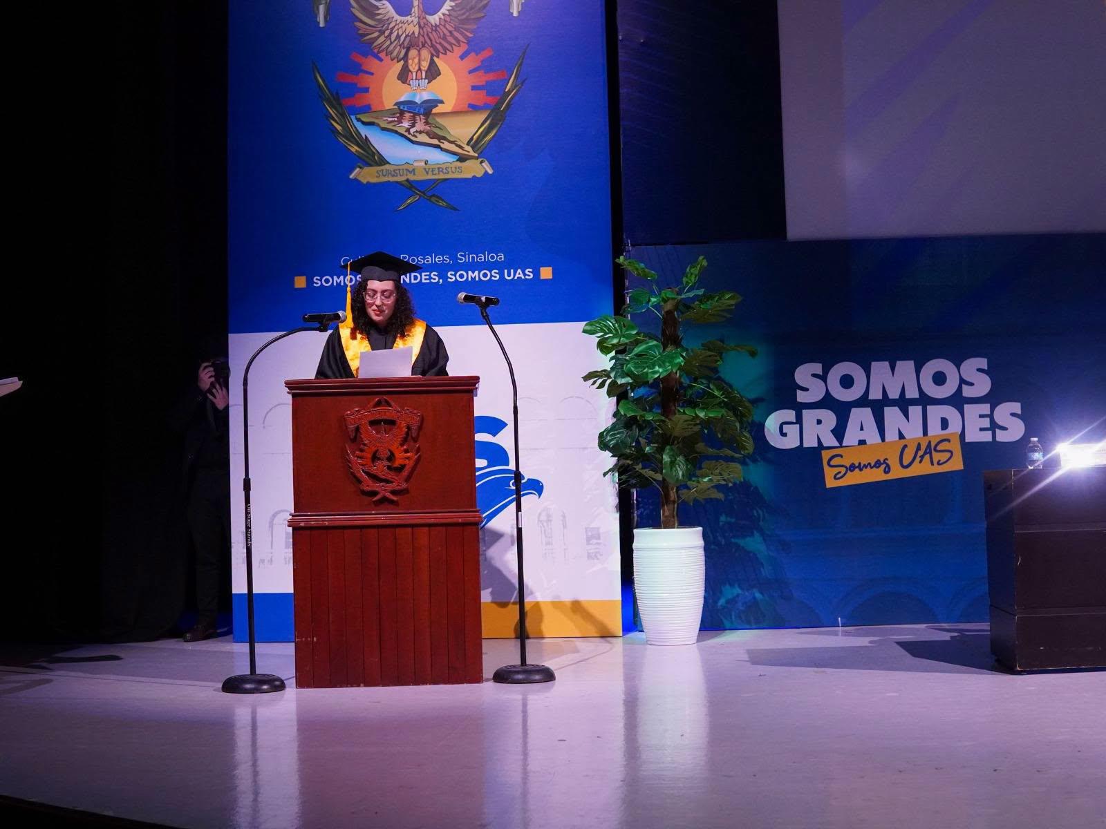 $!Andrea Lagarda compartió un mensaje a nombre de los recién graduados.