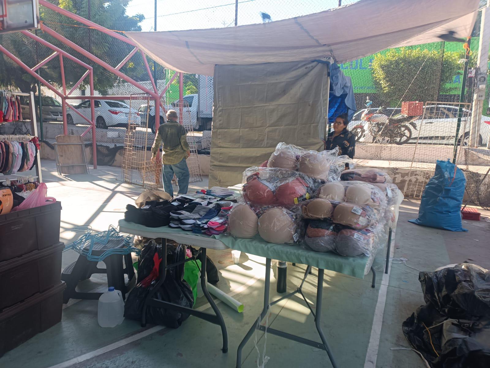 $!Comerciantes de la Juárez inician su Tianguis Navideño 2025
