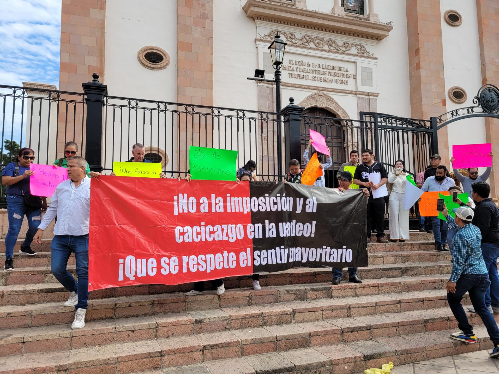 $!‘¡Fuera Sylvia Paz!’, trabajadores de la UAdeO se manifiestan en calles de Culiacán