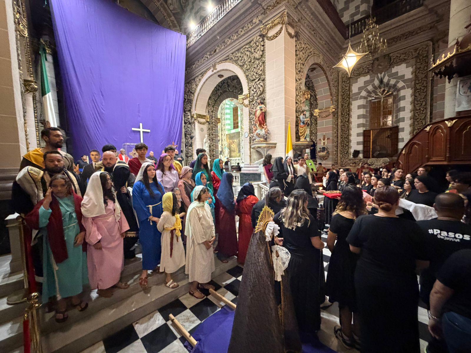 $!Con fe y reflexión, viven en Mazatlán la tradicional Procesión del Silencio