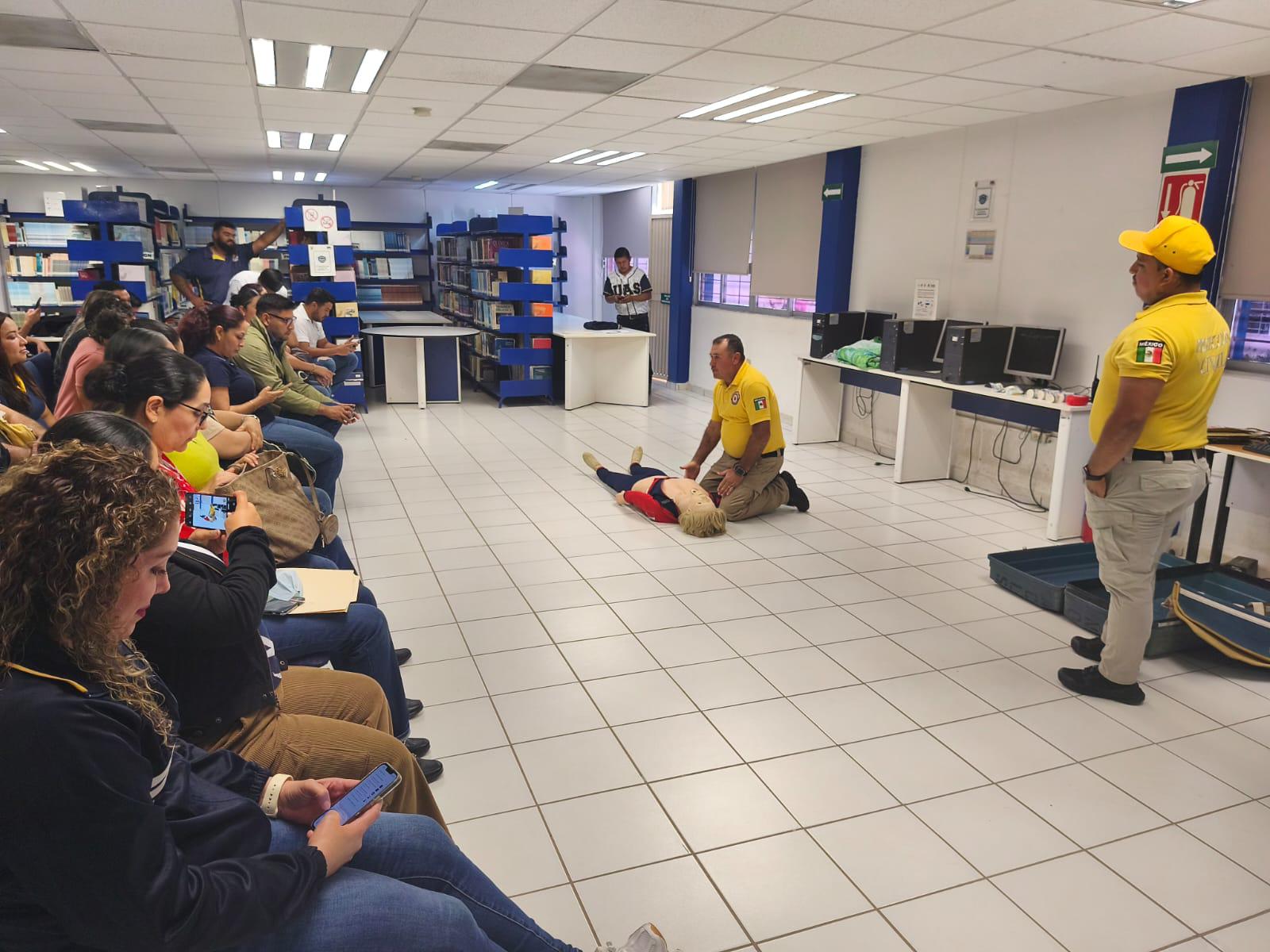 $!Protección Civil capacita a personal de la preparatoria UAS en Rosario