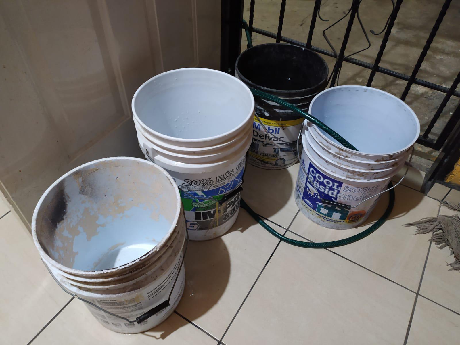 $!Gran parte de Mazatlán sigue sufriendo el desabasto de agua