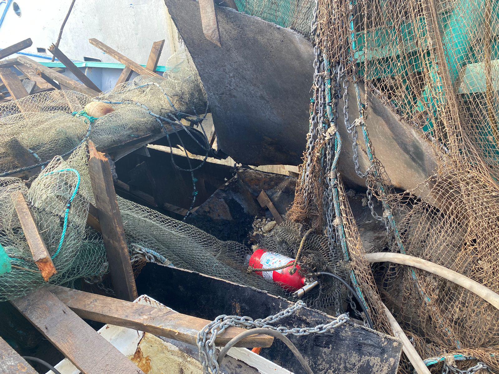 $!Trabajos de reparación generan explosión en barco camaronero de Mazatlán