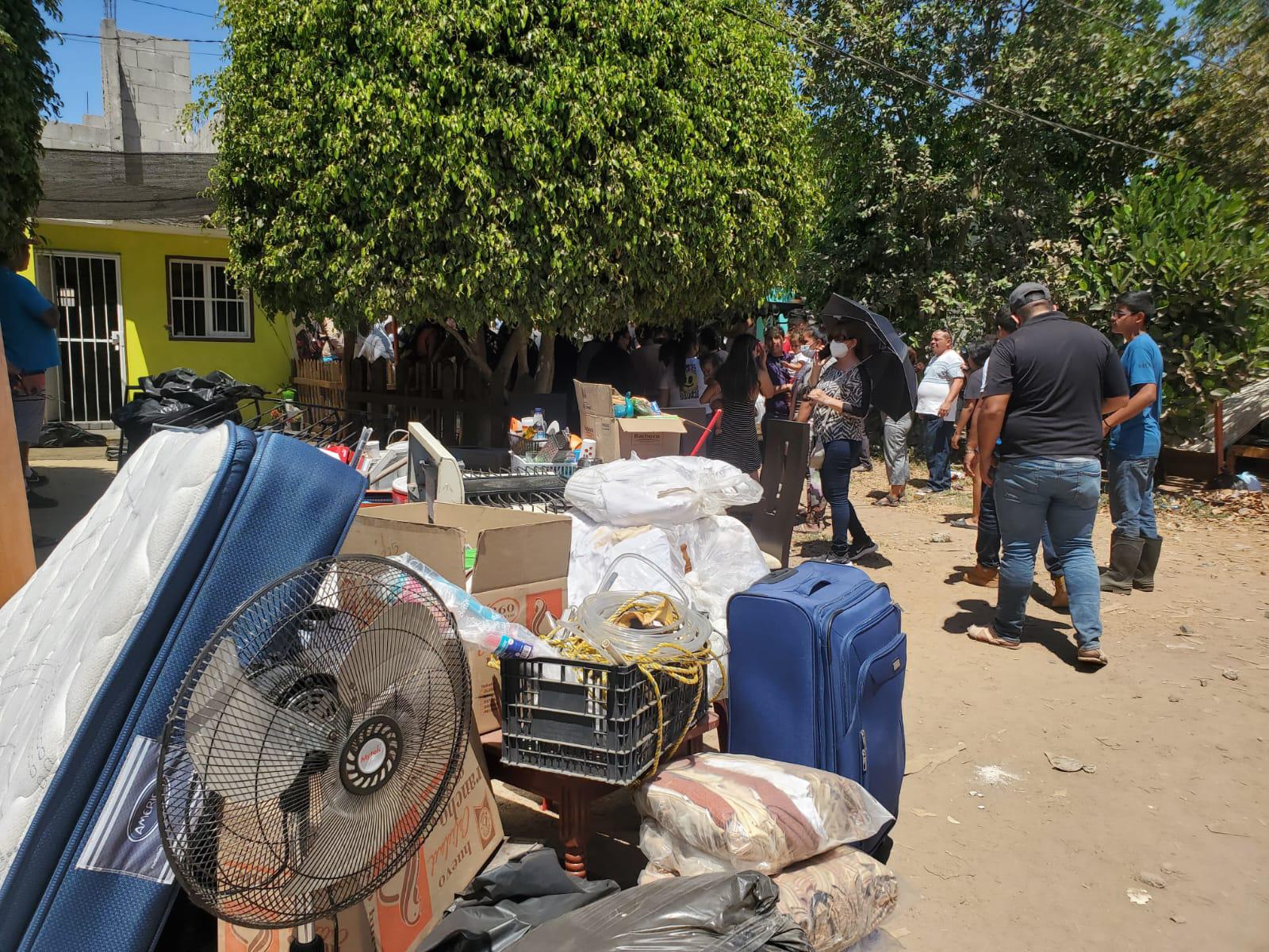 $!Intentan desalojar a familias de Hacienda del Valle, en Mazatlán; se dan enfrentamientos