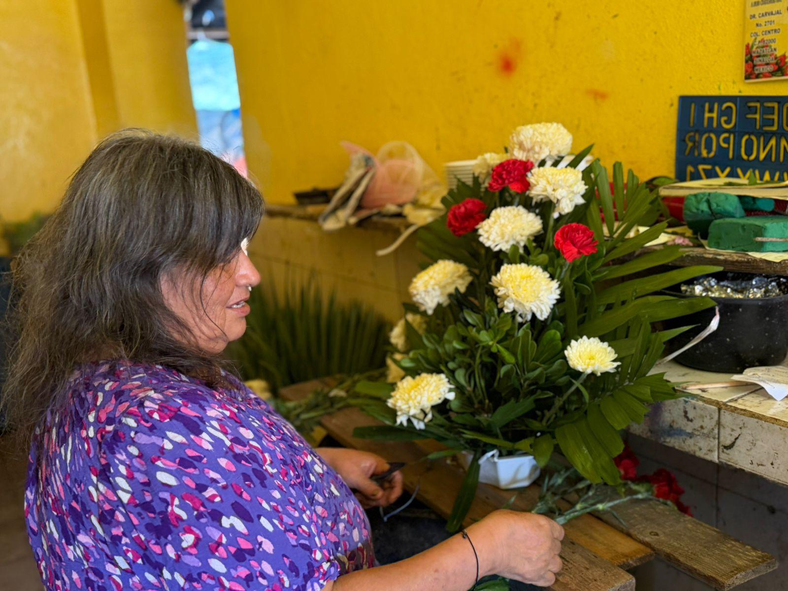 $!Floristas de Mazatlán se preparan para un repunte de ventas por el Día de las Madres