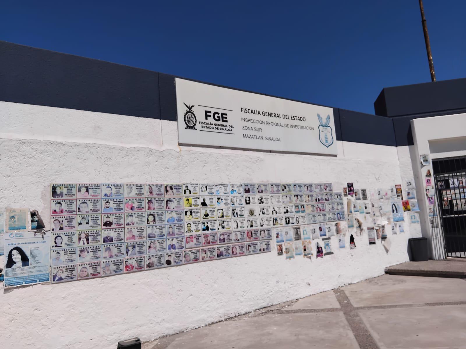 $!Fichas de desaparecidos cubren instalaciones de la Fiscalía de Mazatlán