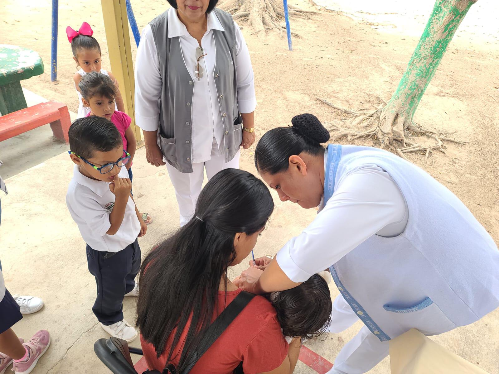$!Inicia fase intensiva de vacunación en Escuinapa