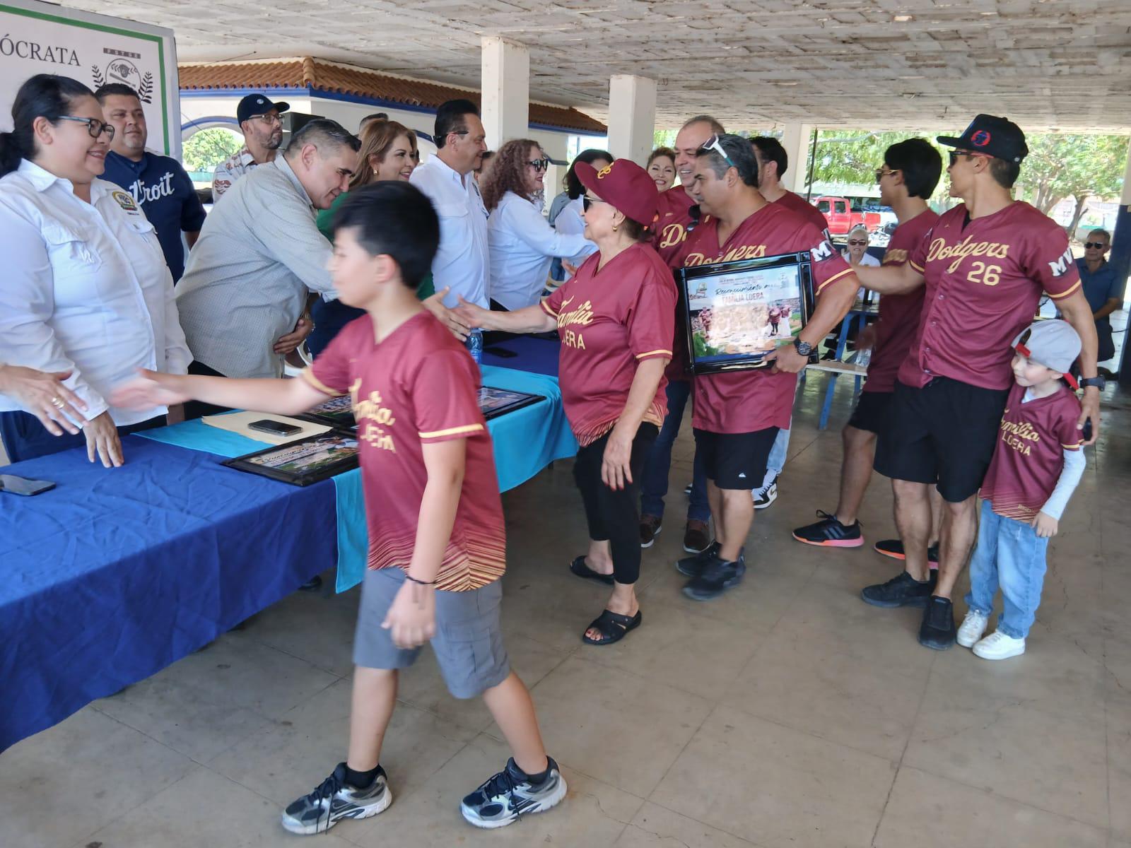 $!Premian a lo mejor de Liga de Beisbol Burócrata Federal