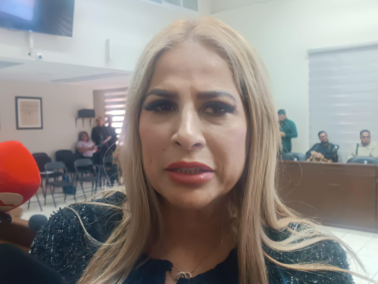 $!Exigen regidoras rendición de cuentas e investigación por el tema de las bardas en la calle Leandro Valle