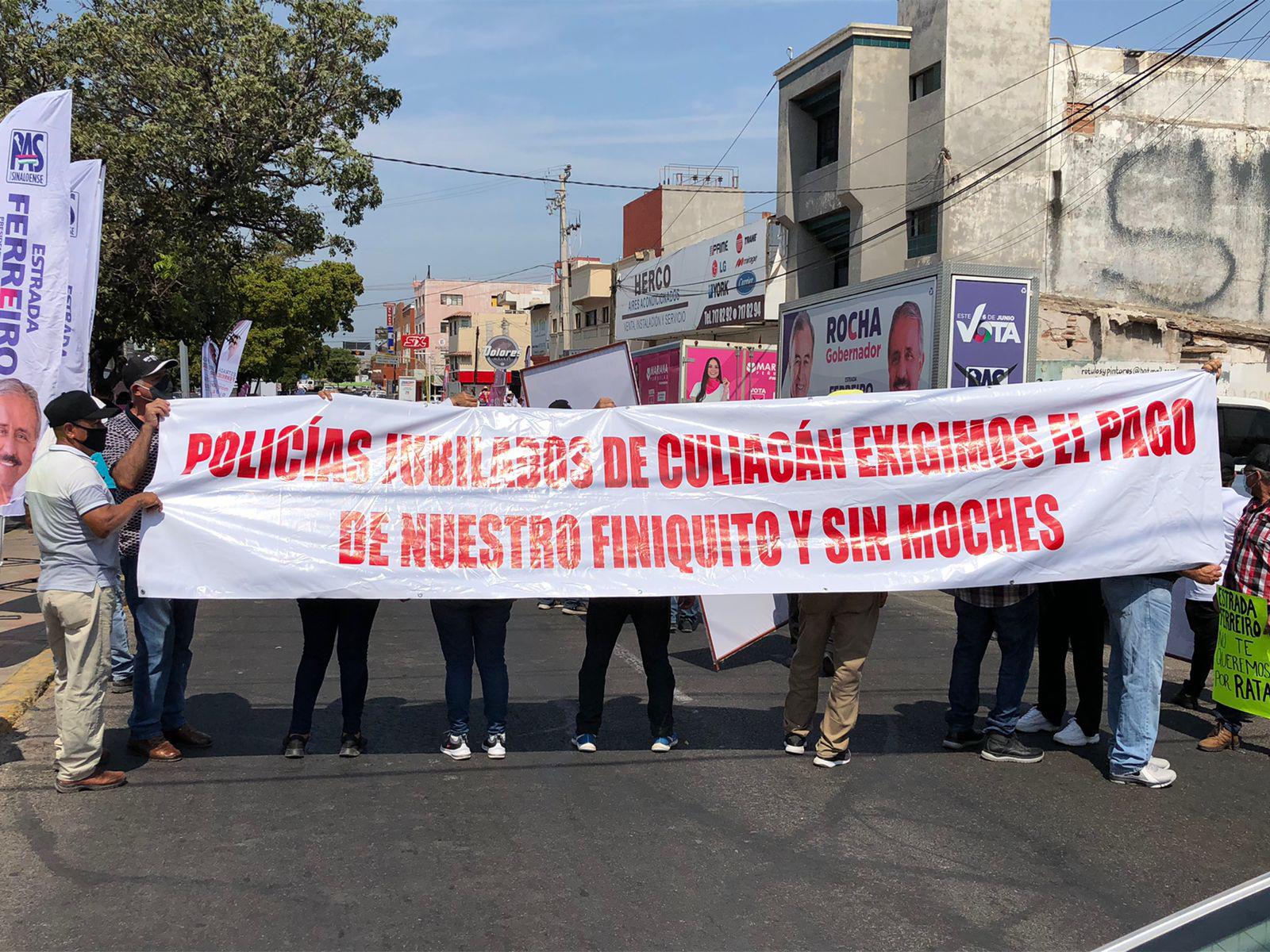 $!Policías jubilados vuelven a manifestarse; acusan a Estrada Ferreiro de operar en su contra