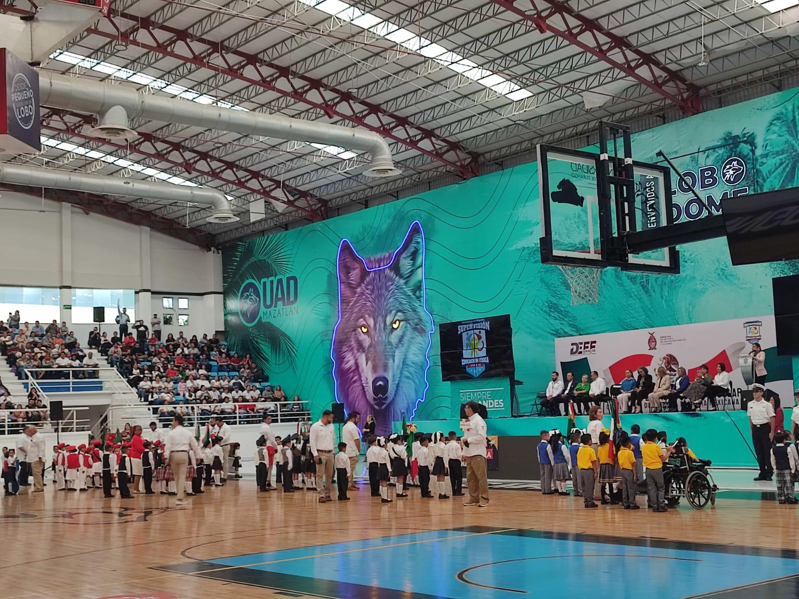 $!Celebran con desfile de escoltas de preescolar el Día de la Bandera