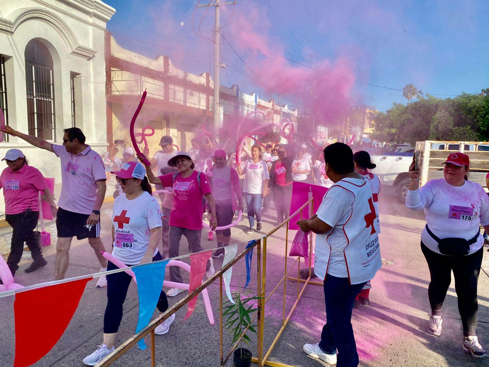 $!Realizan en Escuinapa caminata ‘Píntate de Rosa’ por el Día Internacional de la Lucha contra el Cáncer de Mama
