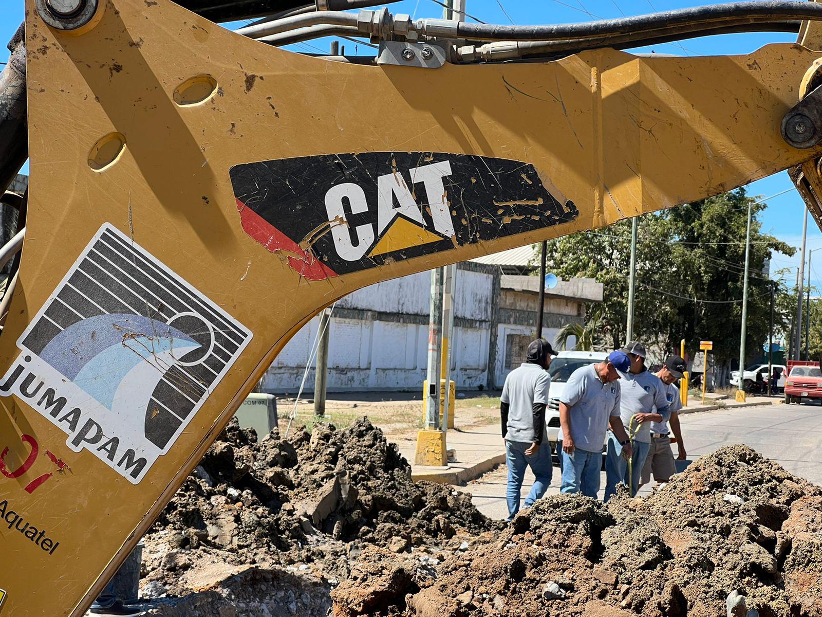 $!Para frenar derrames y contaminación en Colonia Quinta Chapalita, en Mazatlán, renuevan red de alcantarillado