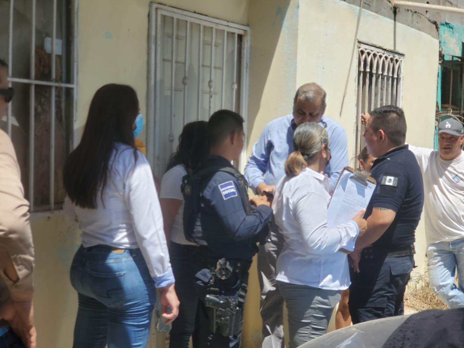 $!Intentan desalojar a familias de Hacienda del Valle, en Mazatlán; se dan enfrentamientos