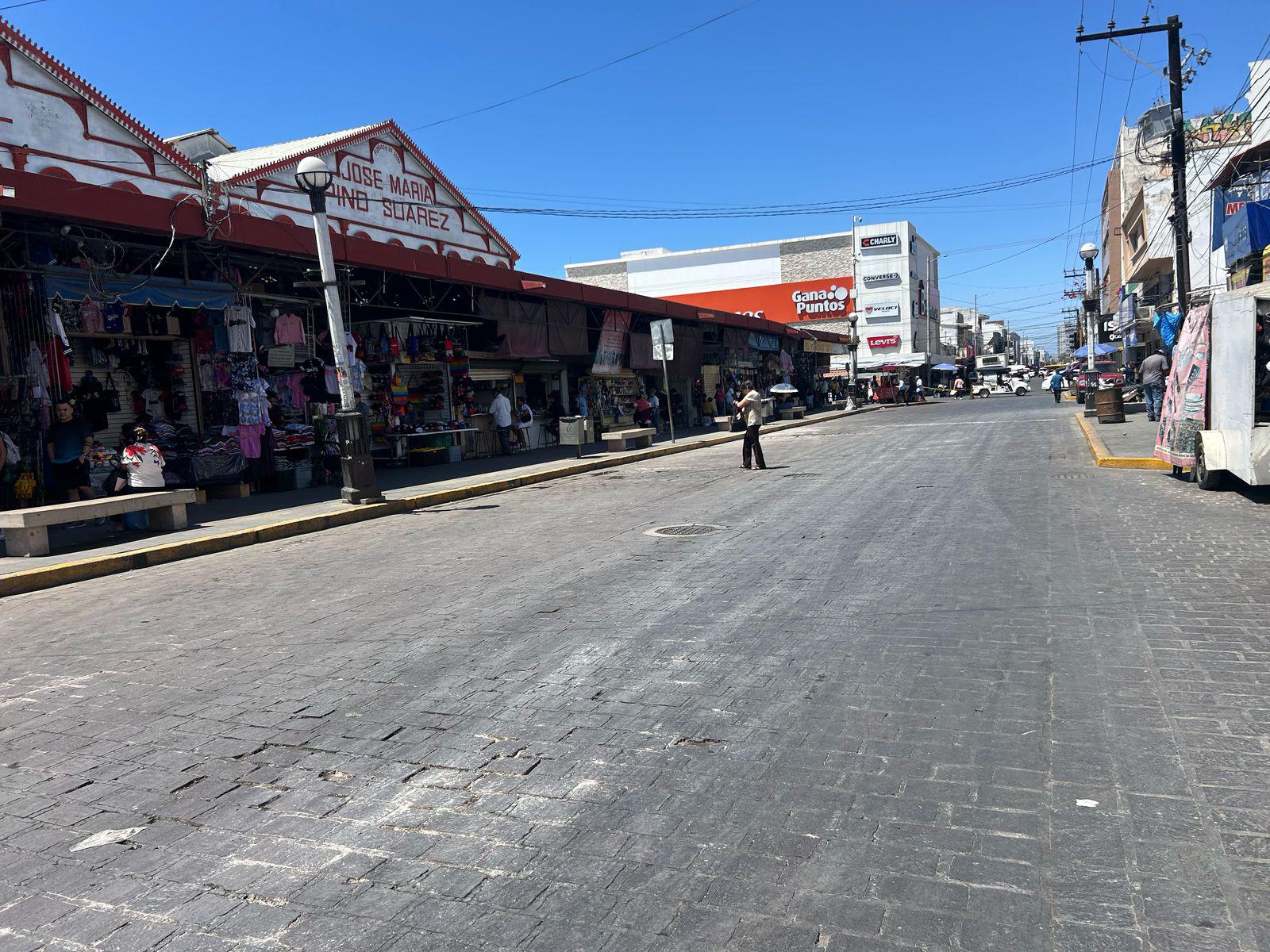 $!Cierre vial en tramo de avenida Aquiles Serdán, en Mazatlán, causa confusión en usuarios y camioneros