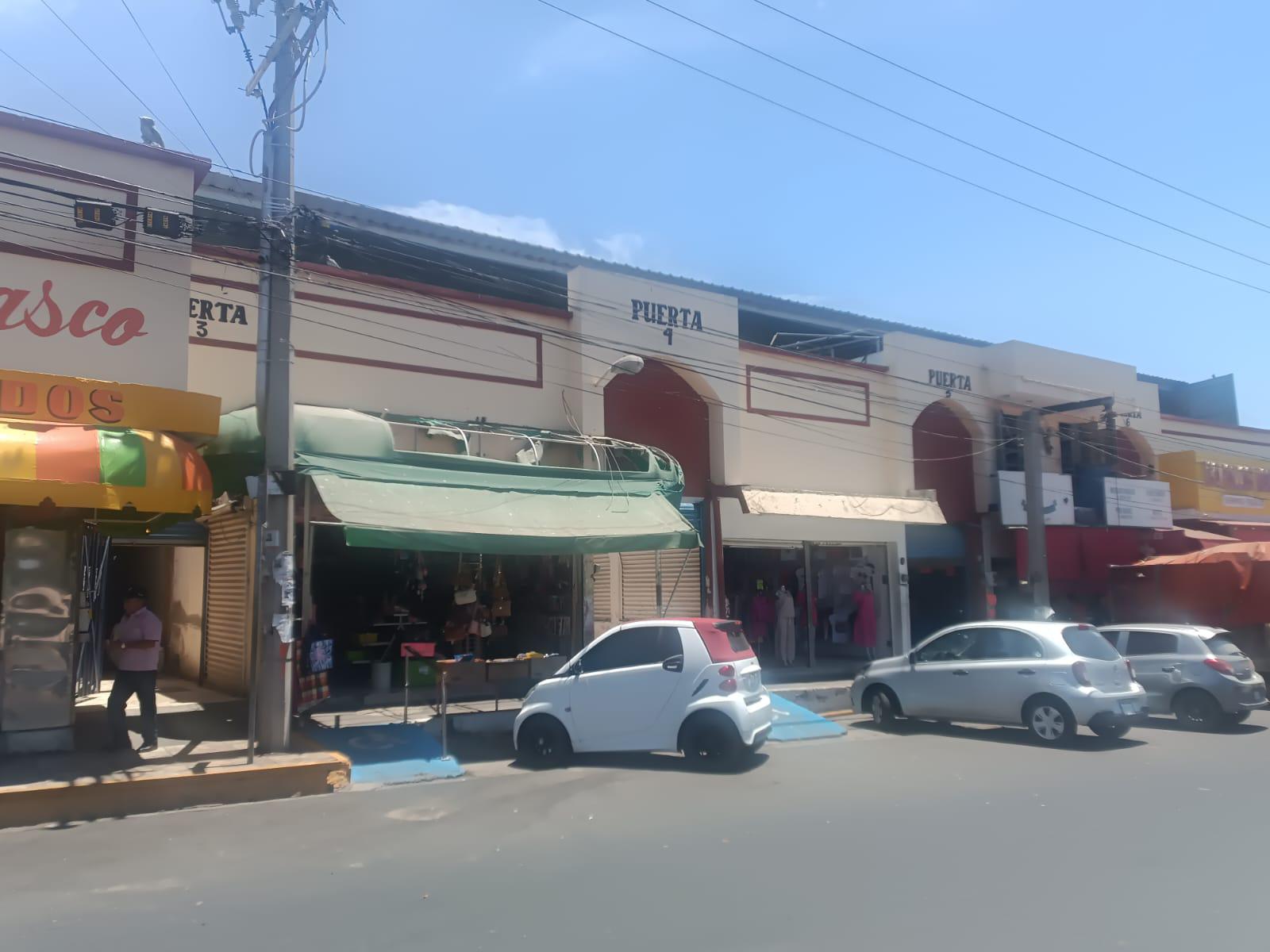 $!Locatarios del mercado Miguel Hidalgo de Mazatlán esperan apoyos para solucionar sus problemas de techumbre
