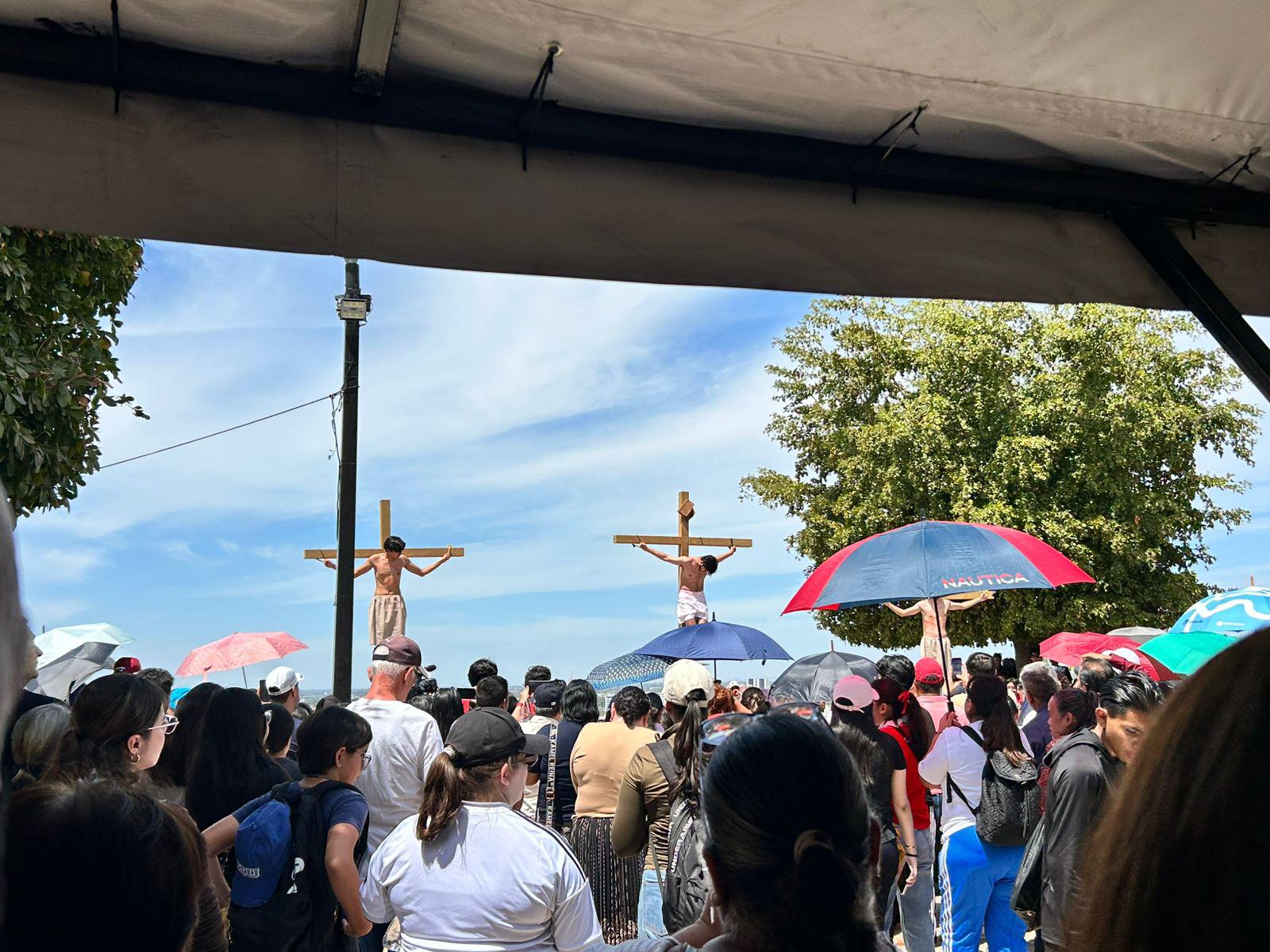 $!Culiacán revive el Viacrucis con representación juvenil