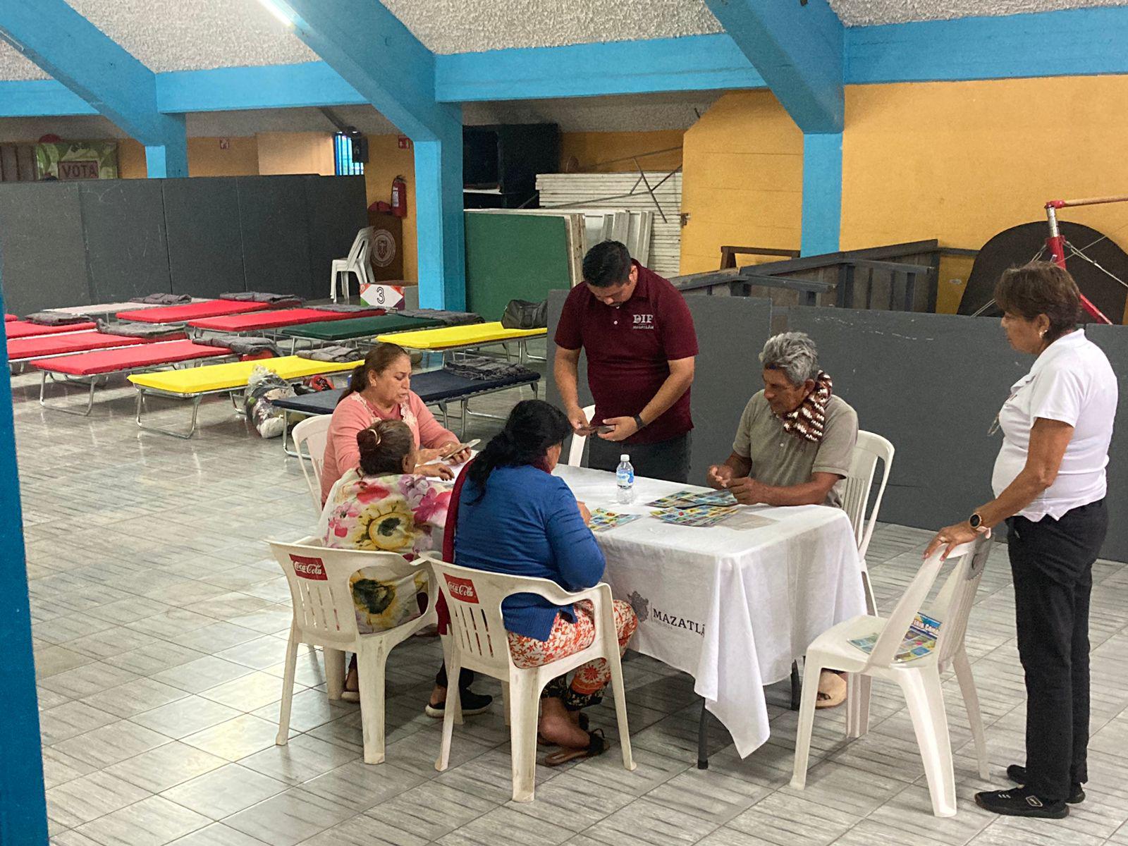 $!Albergue del ICO recibe a ocho personas que se resguardaron por las lluvias en Mazatlán