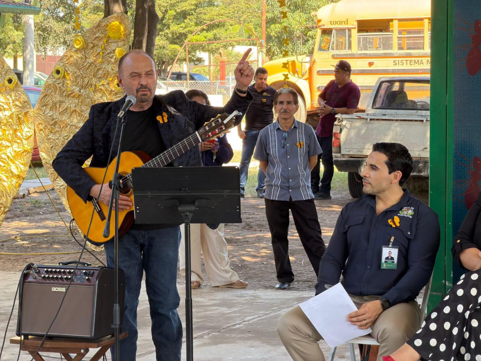 $!Víctor Franco, quien recibiera un reconocimiento y se develará una placa en su honor, participó en el primer día de actividades.