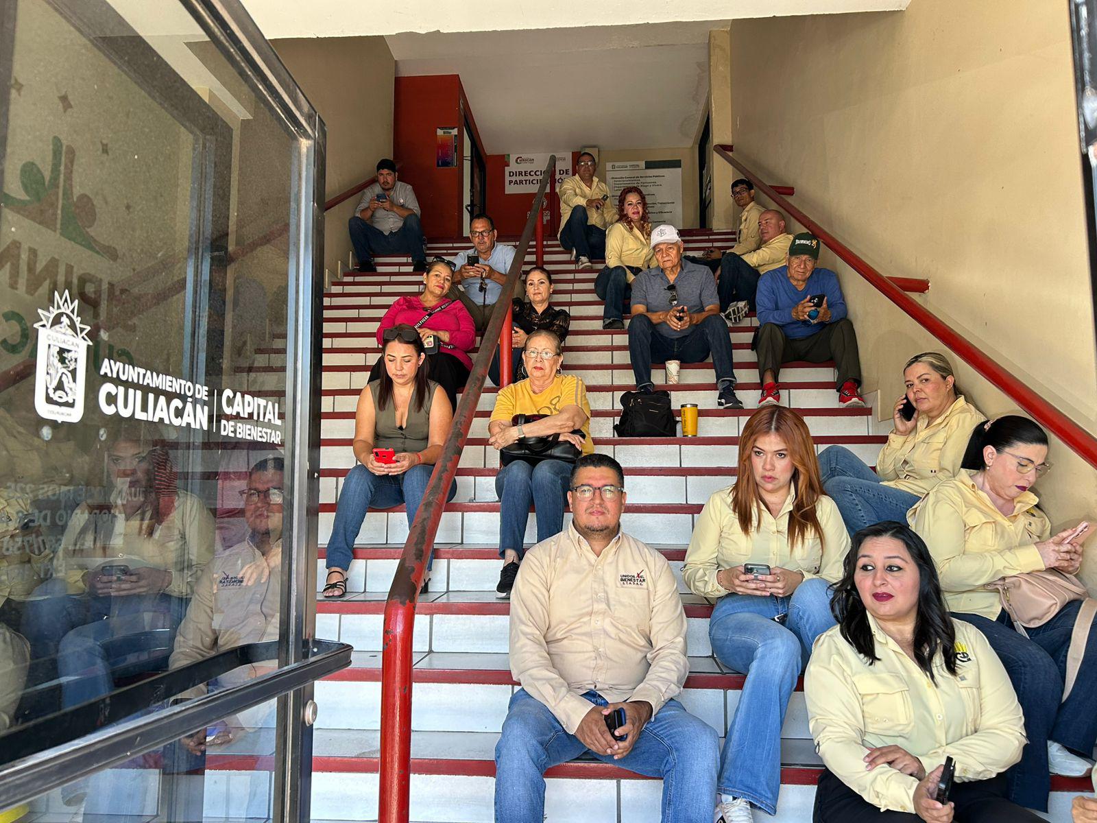 $!Trabajadores del Stasac toman oficinas del Ayuntamiento de Culiacán; acusan abusos a trabajadores