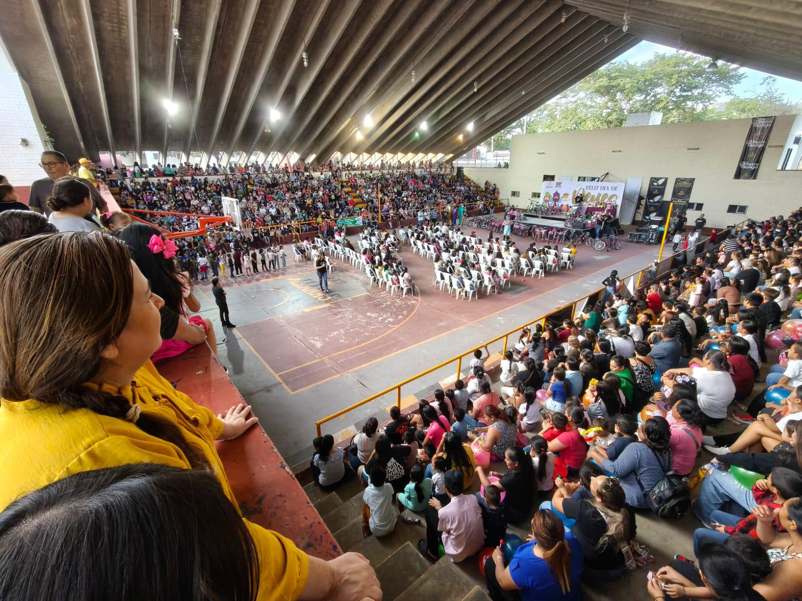 $!En Rosario, niños y niñas disfrutan del Día de Reyes