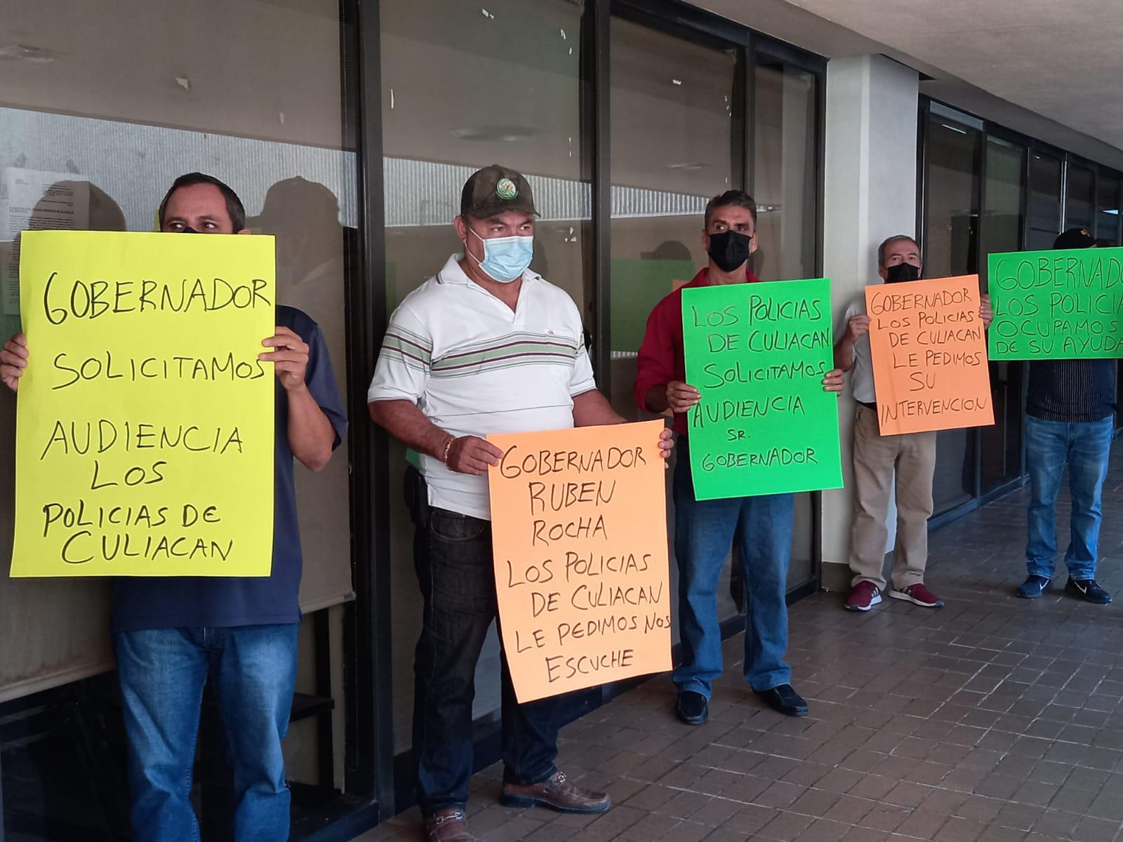 $!En Culiacán, policías jubilados piden ayuda del Gobernador para sus pagos; denuncian que les piden ‘moches’ en el Ayuntamiento