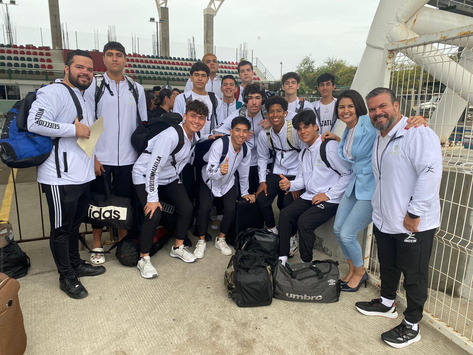 $!Salen seleccionados de basquetbol de Mazatlán a la conquista estatal de los Juegos Conade