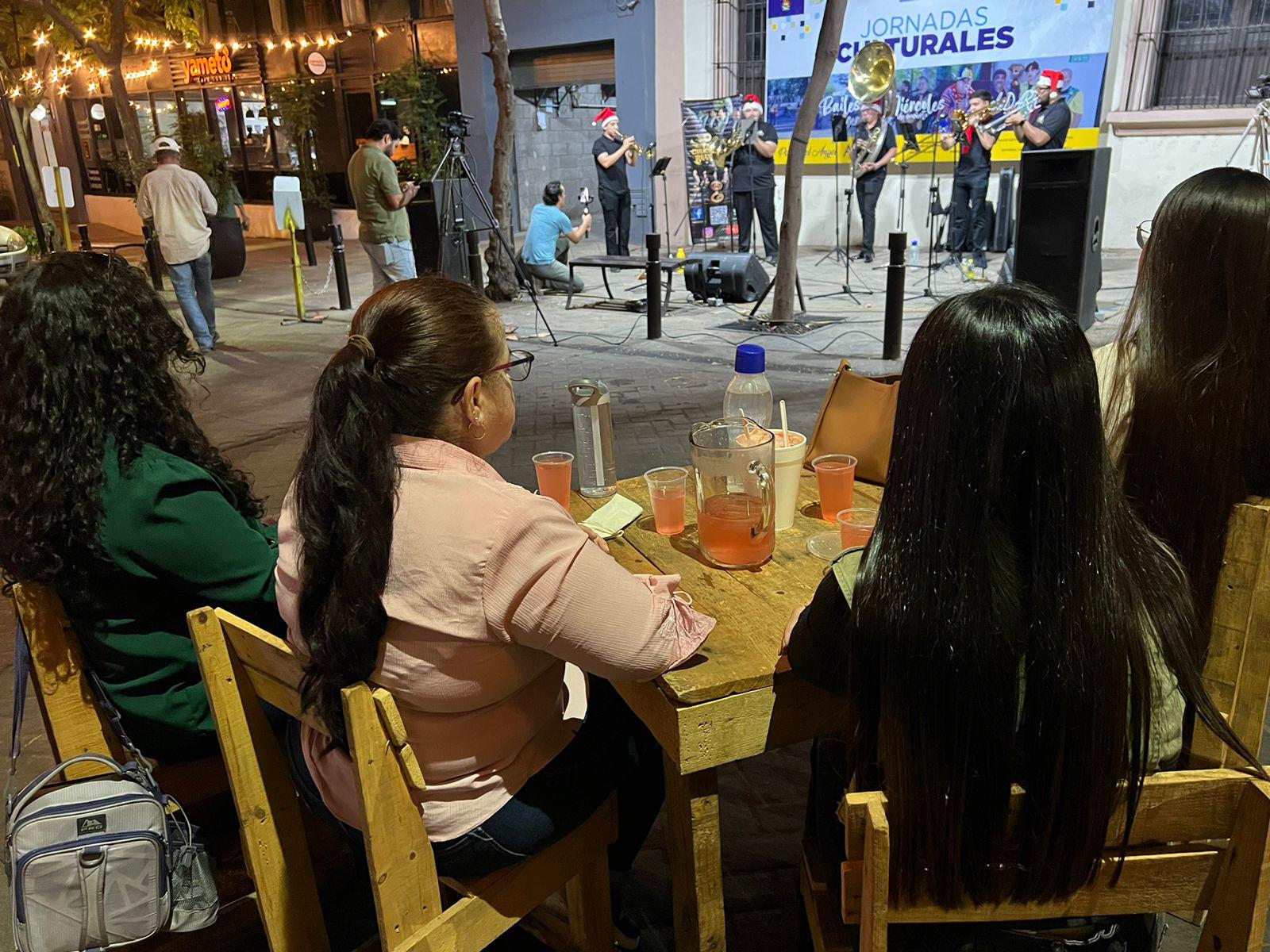 $!Los ‘Vientos de navidad’ llegan al Paseo del Ángel con Culichi’s Brass