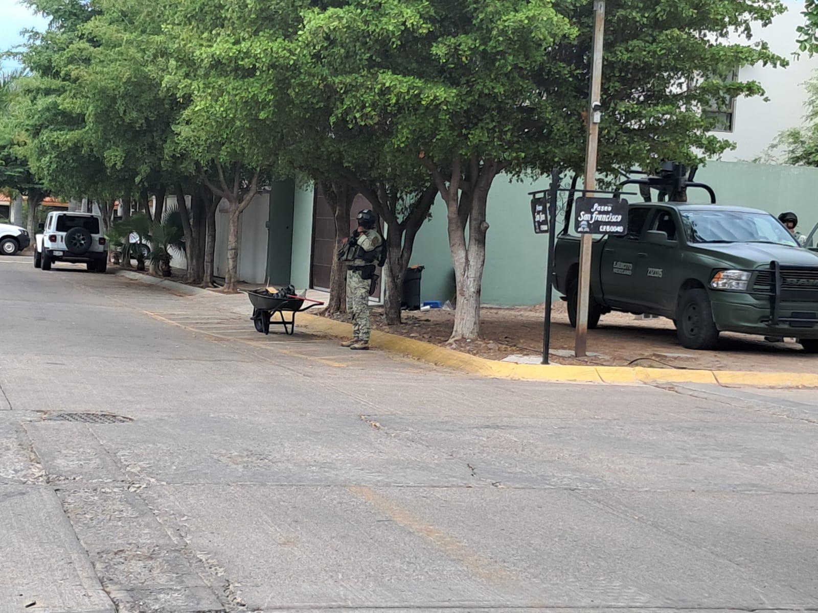 $!Aseguran camioneta con explosivos en inmediaciones de Ciudad Universitaria en Culiacán