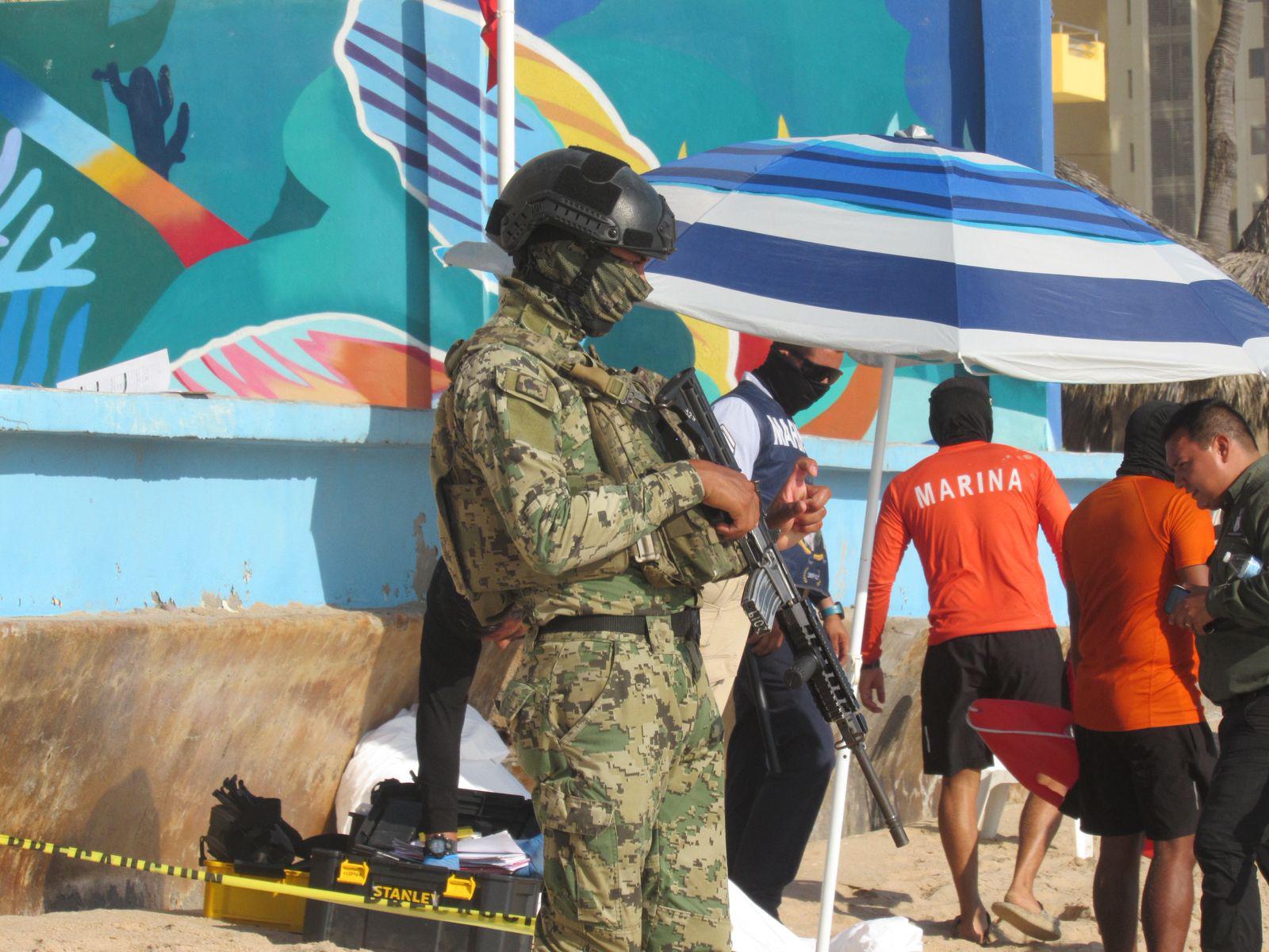 $!Reportan muerte de un hombre en el frente de playa de un hotel de Mazatlán