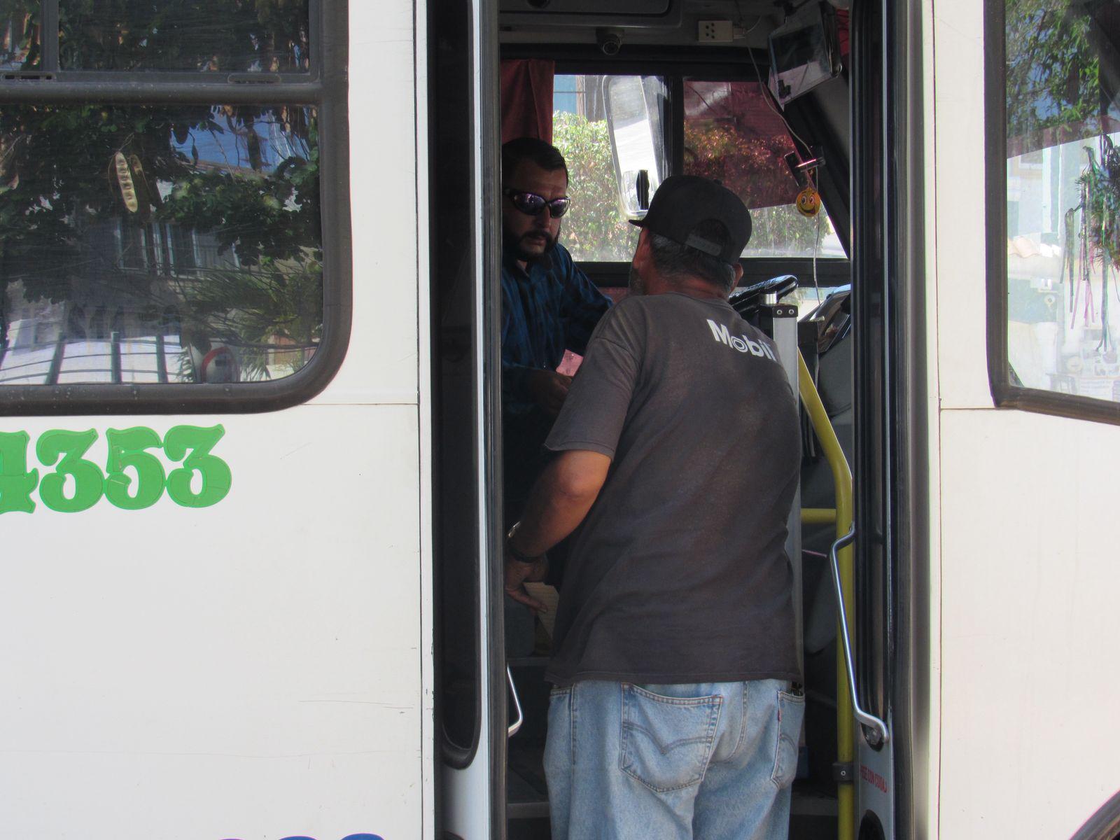 $!Refuerzan control al transporte público en Mazatlán con supervisión en unidades y choferes