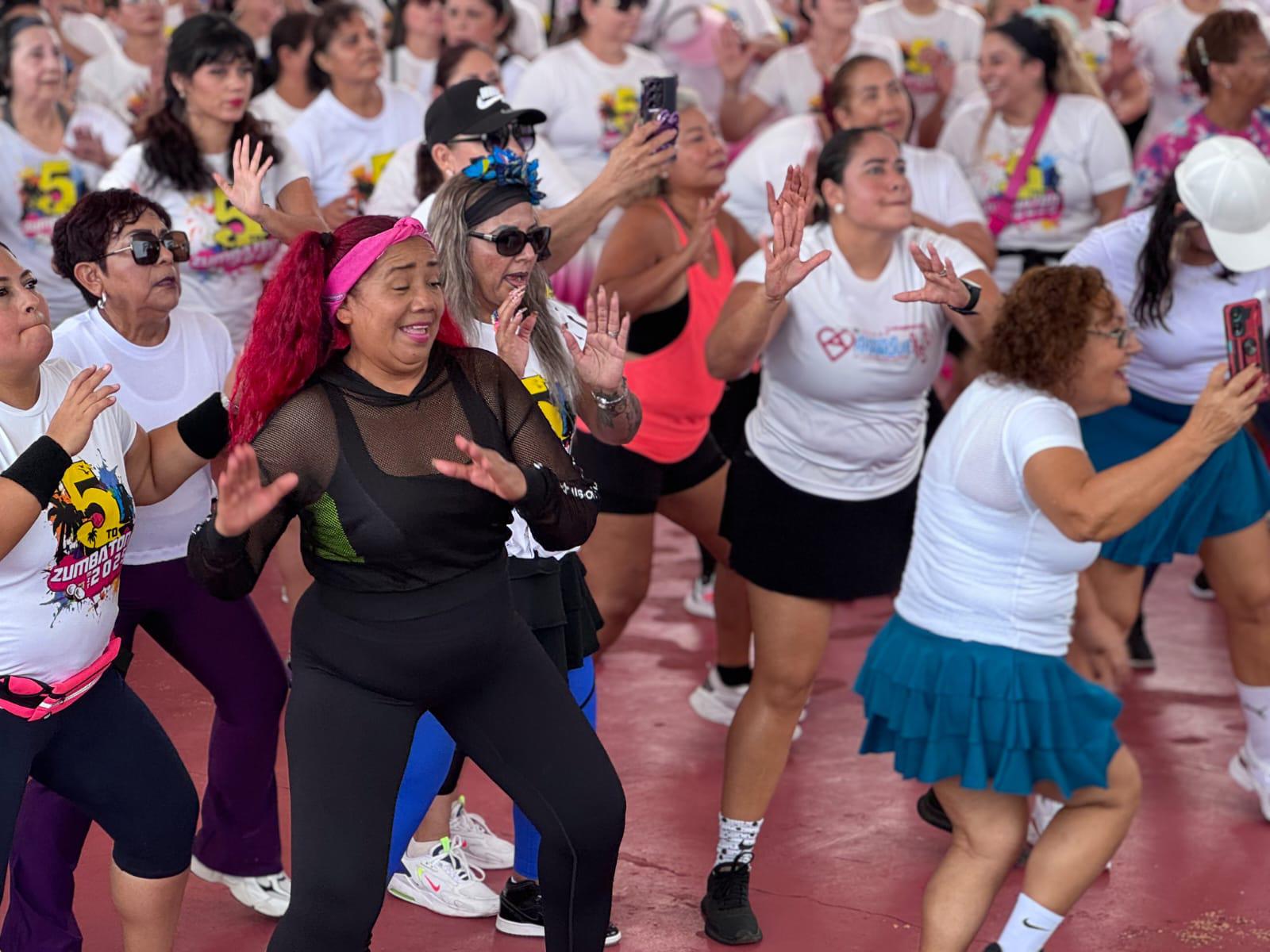 $!Más de 700 personas acuden al quinto Zumbathon, en Playa Norte