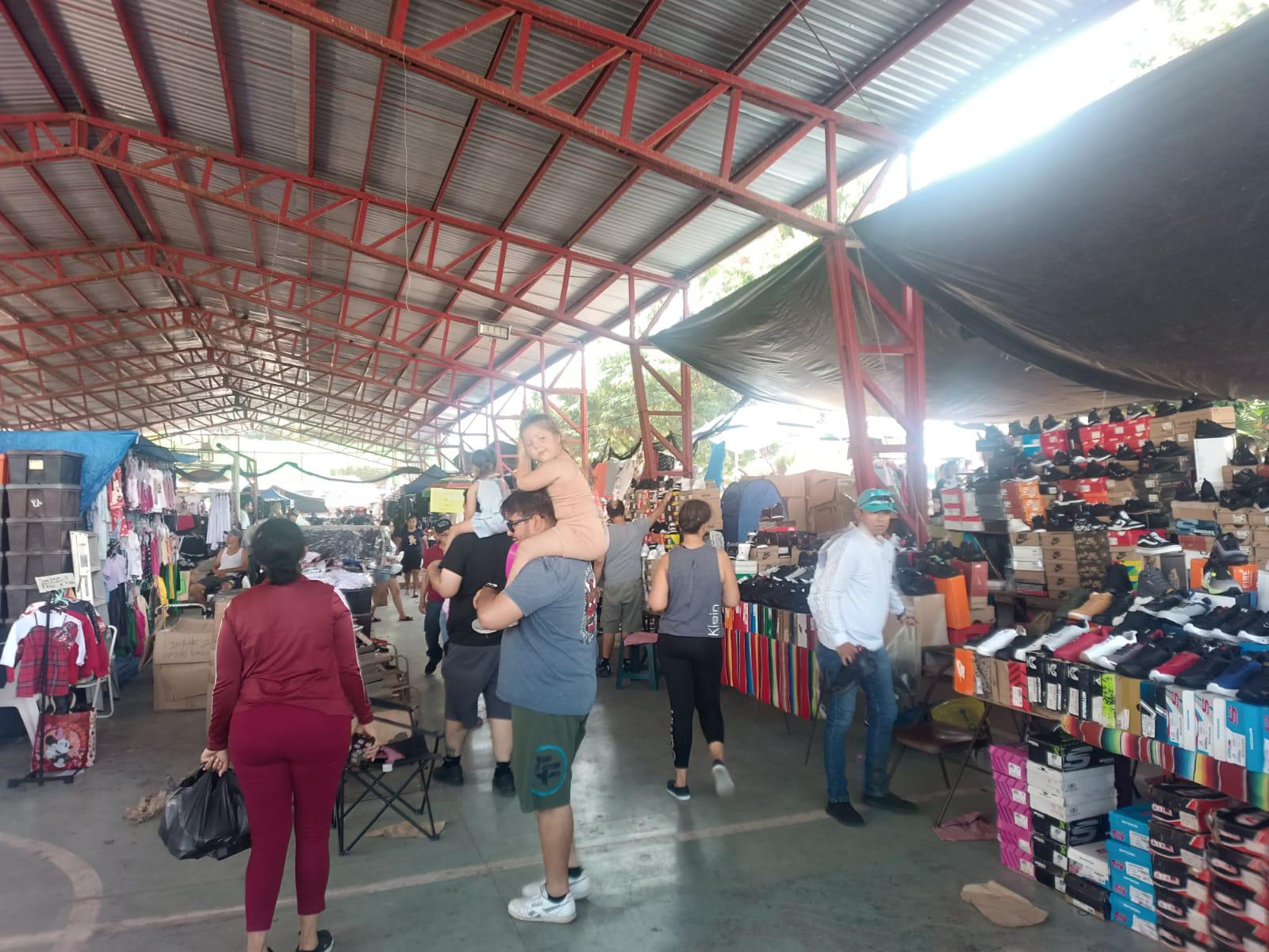 $!Se alistan tiangueros de la Juárez para temporada decembrina, aunque no con buenas expectativas