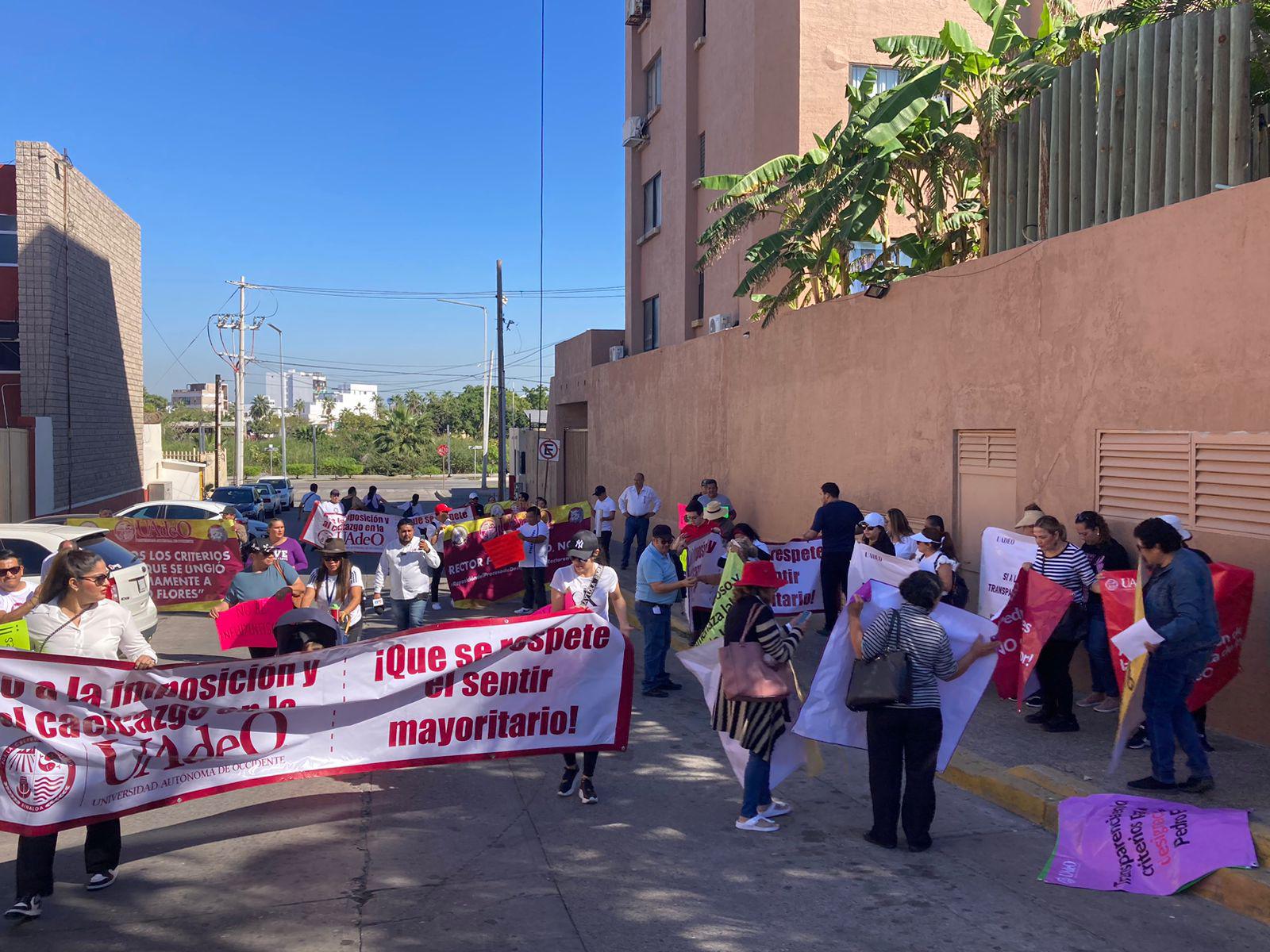 $!Ahora es la UAdeO; rechazan a Pedro Flores como nuevo Rector; acusan imposición