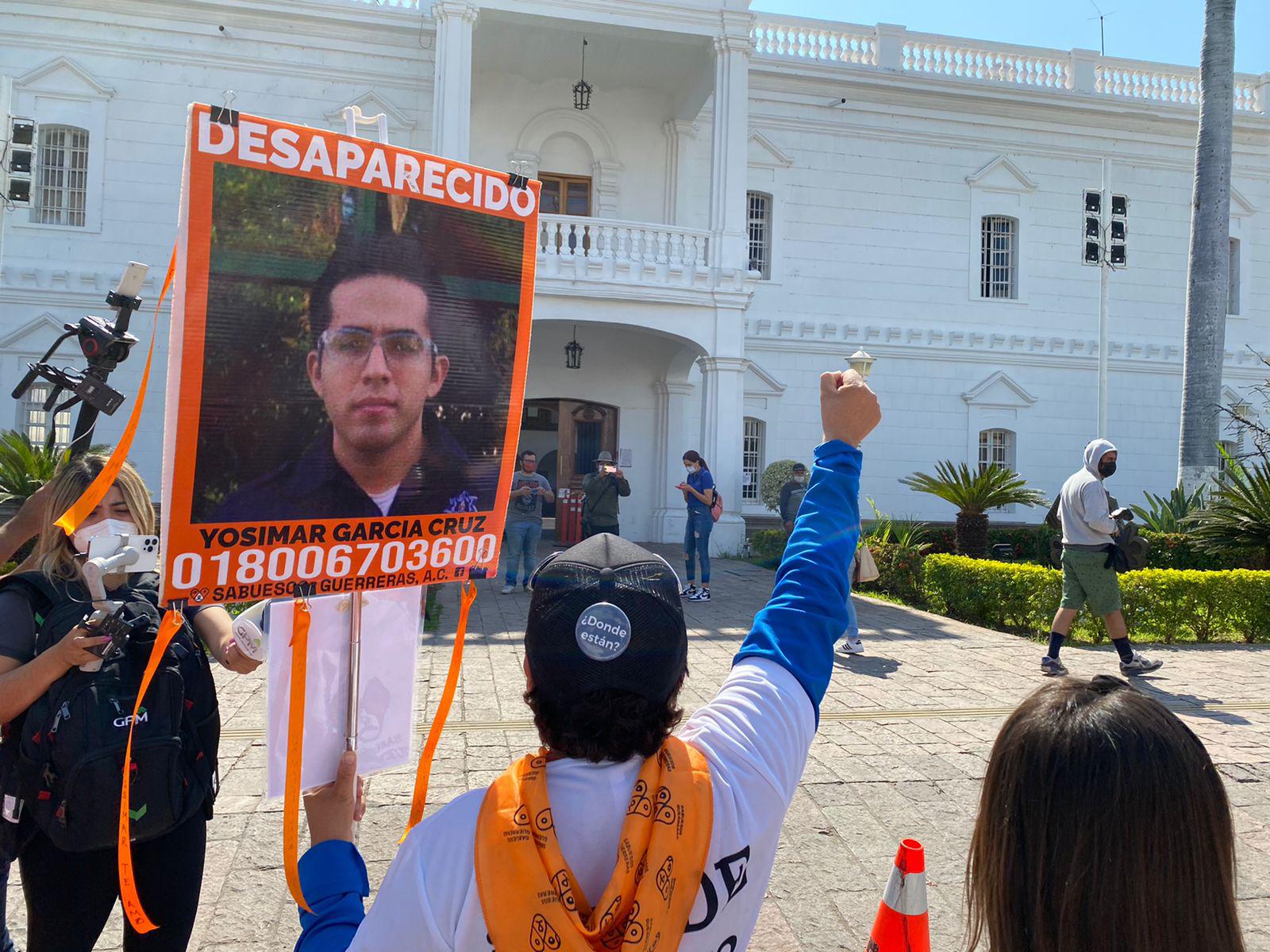 $!Sabuesos Guerreras realiza memorial en Catedral de Culiacán por víctimas de desaparición forzada