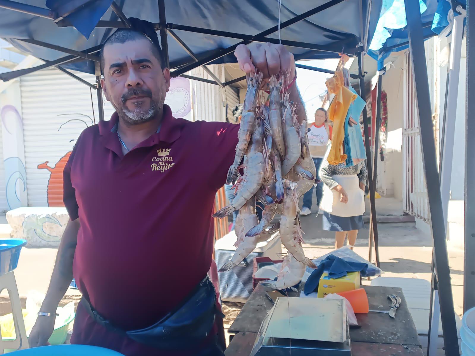 $!Reportan incremento del 70% de ventas en puestos de ‘changueras’ en Mazatlán durante Carnaval