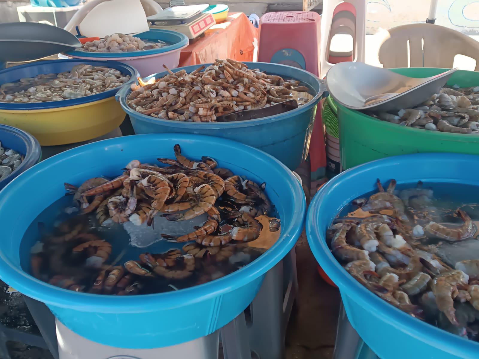 $!Reportan incremento del 70% de ventas en puestos de ‘changueras’ en Mazatlán durante Carnaval