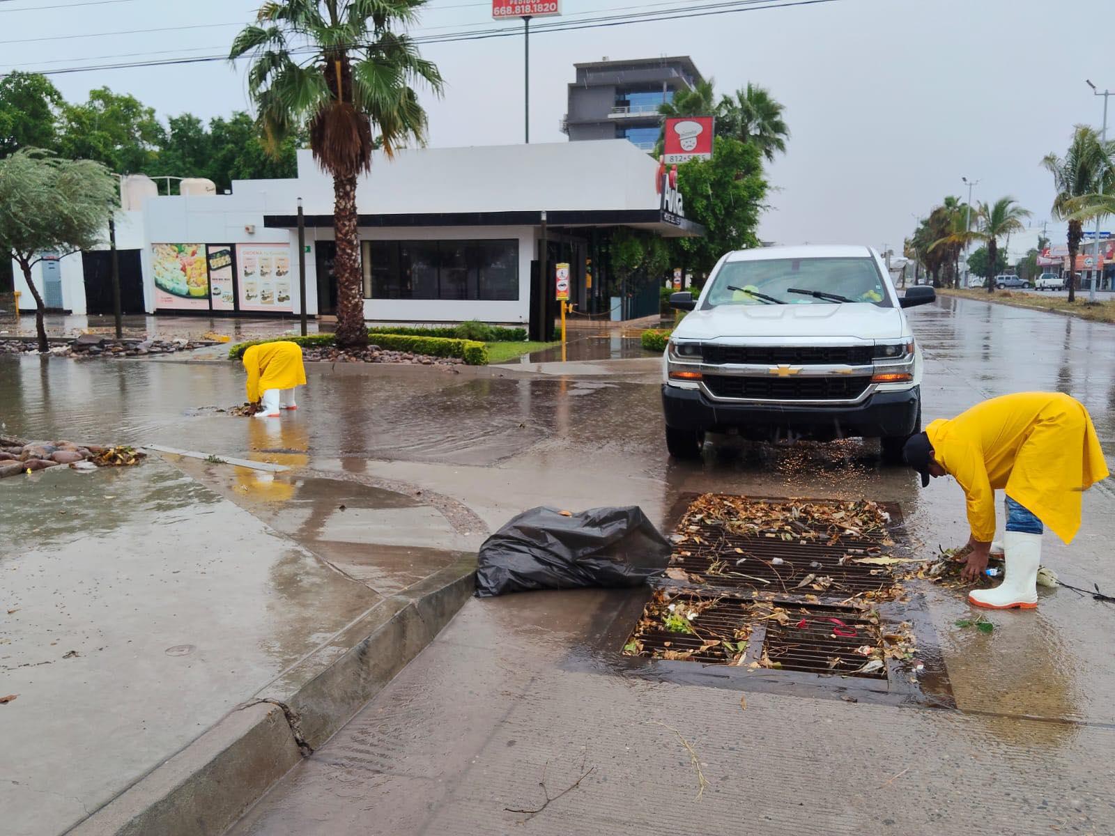 $!Lluvias por remanentes de ‘Raymond’ activan operativo de emergencia en Ahome